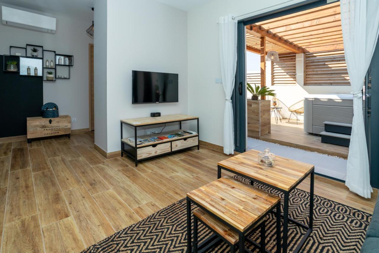 L'Entre Deux-Suite Romantique - Jacuzzi Privatif - Clim Reversible - Wifi Le Somail Ngoại thất bức ảnh